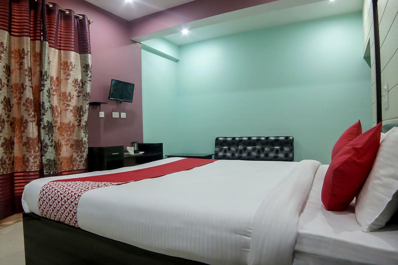 Oyo 30488 Satkar Hotel Pithorāgarh Екстериор снимка