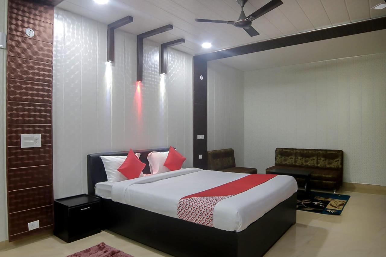 Oyo 30488 Satkar Hotel Pithorāgarh Екстериор снимка