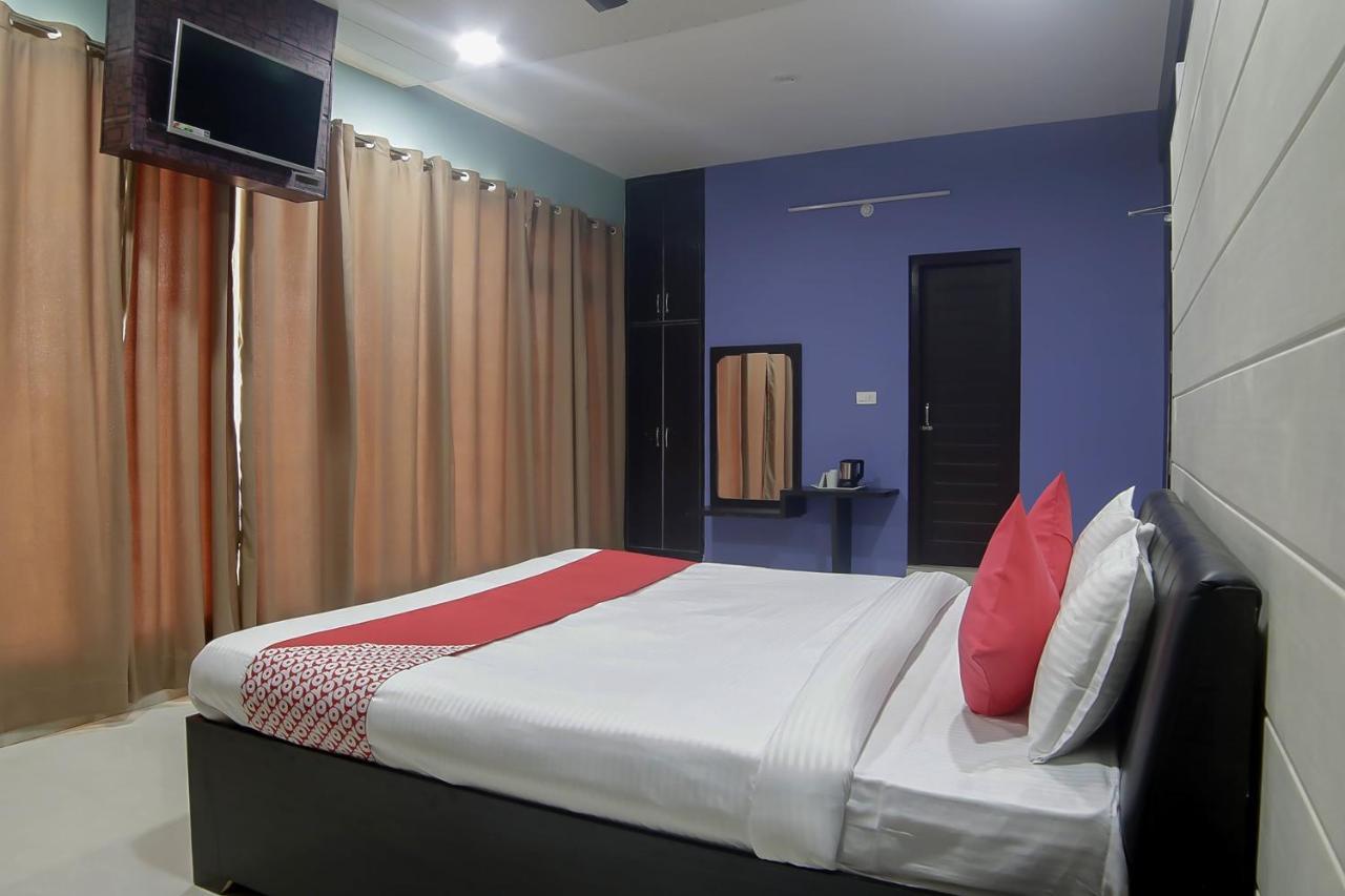 Oyo 30488 Satkar Hotel Pithorāgarh Екстериор снимка